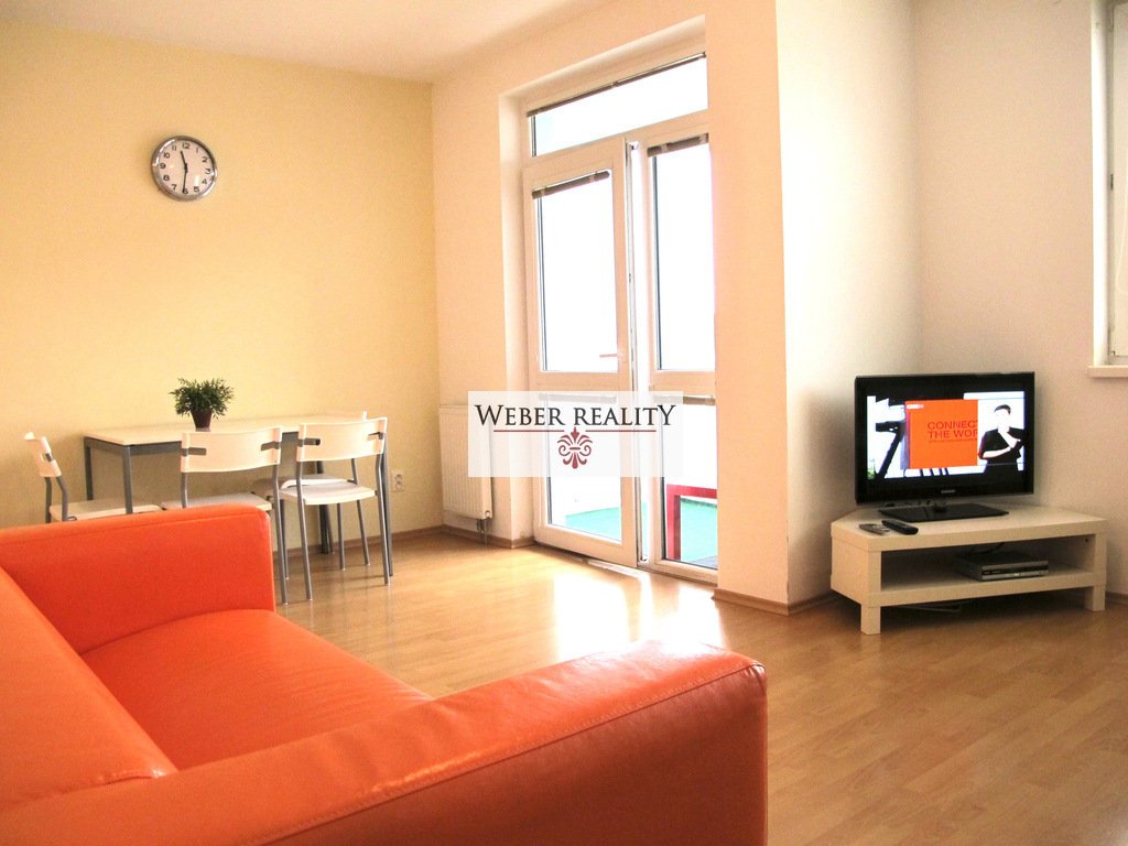 WEBER REALITY 1-izbový komplet zariadený byt v novostavbe Agátová ul. (Dúbravka), pekný, balkón, 40 m2 pekný