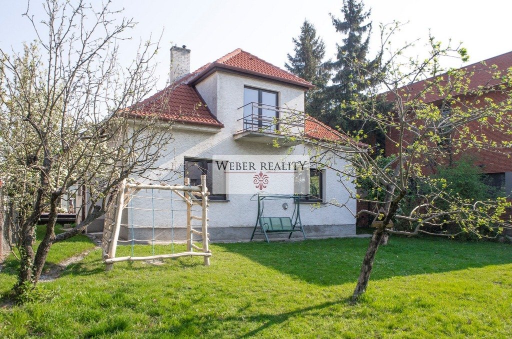 WEBER REALITY 6-izb.RD v Horskom parku (Ľubinská ul.) dvojgaráž, záhrada, slnečný, tiché prostredie