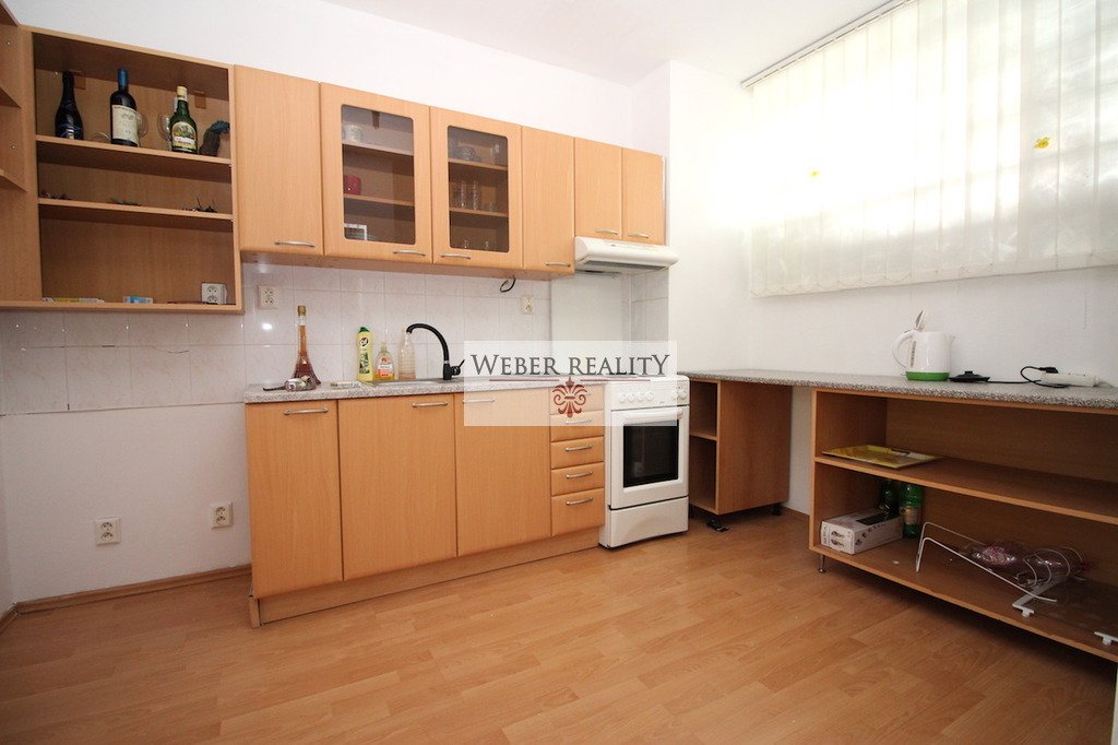WEBER REALITY 2-izb.zariadený byt v Ružinove v novostavbe s loggiou a parkovaním